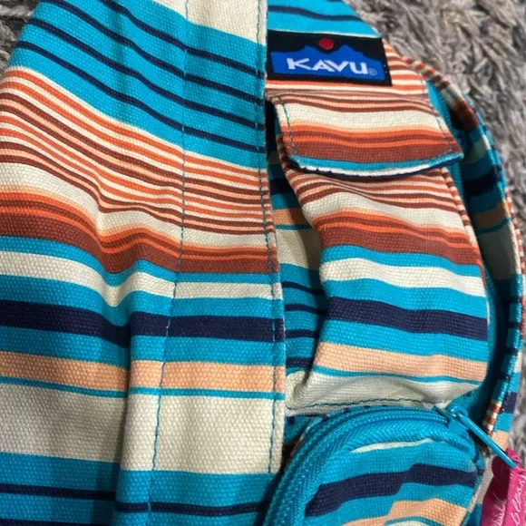 KAVU Striped Sling Bag - Picture 4 of 9